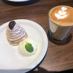モンブランのバニラアイス添え　ドリンクセット(メロウ ブラウン コーヒー イオンモール京都桂川店 （MELLOW BROWN COFFEE）)