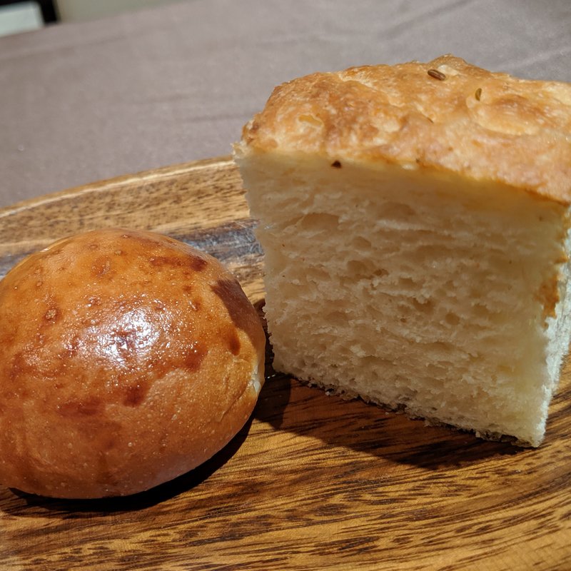 パン(リストランテ エクリュ)