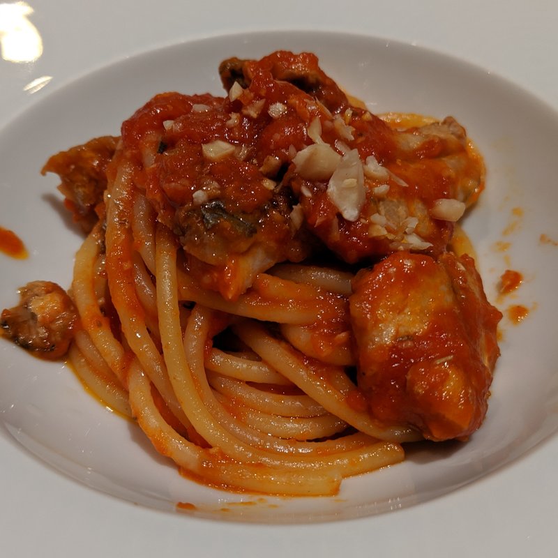 燻製秋刀魚のブカティーニ(リストランテ エクリュ)