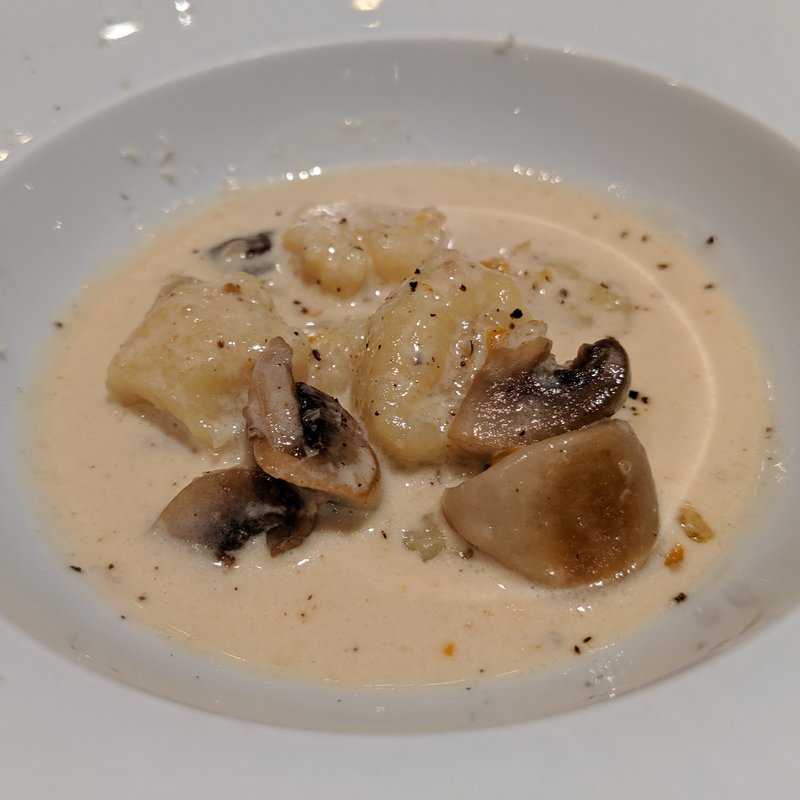 マッシュルームとゴルゴンゾーラのニョッキ(リストランテ エクリュ)