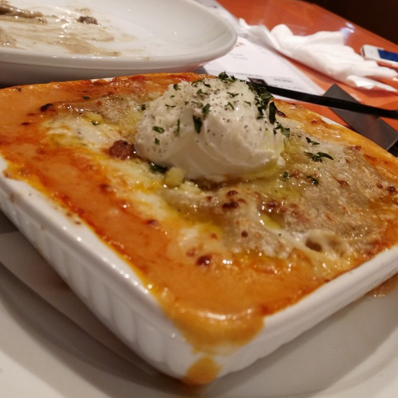 自家製ミートソース　ラザニア(トラットリア・アルポンテ)