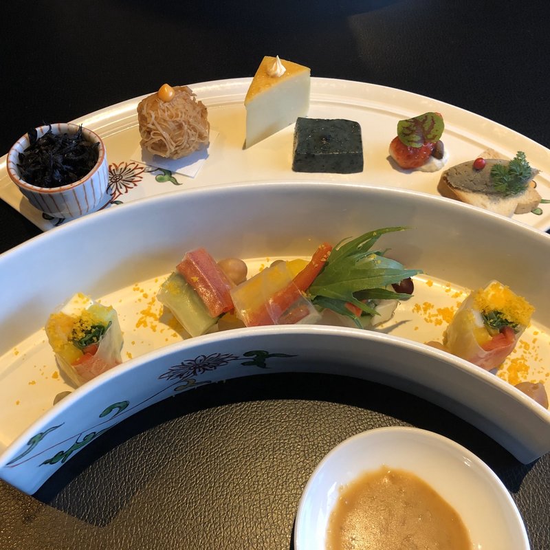 ランチコース（季節のオードブル5種〕(アシェット・ド・MAKO)