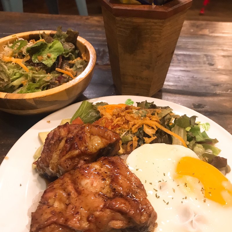 スペアリブロコモコ(Monkey Pod （モンキーポッド）)