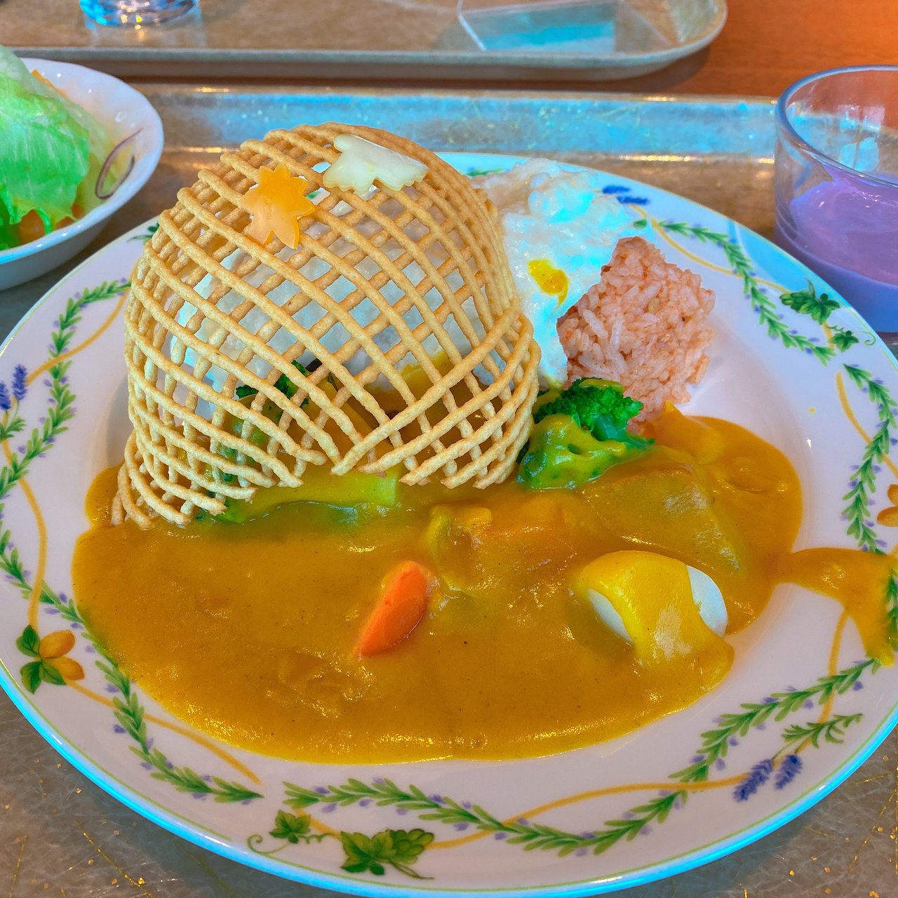 六甲枝垂れオムカレー 野菜たっぷりかぼちゃカレー 六甲ビューパレス の口コミ一覧 おいしい一皿が集まるグルメコミュニティサービス Sarah