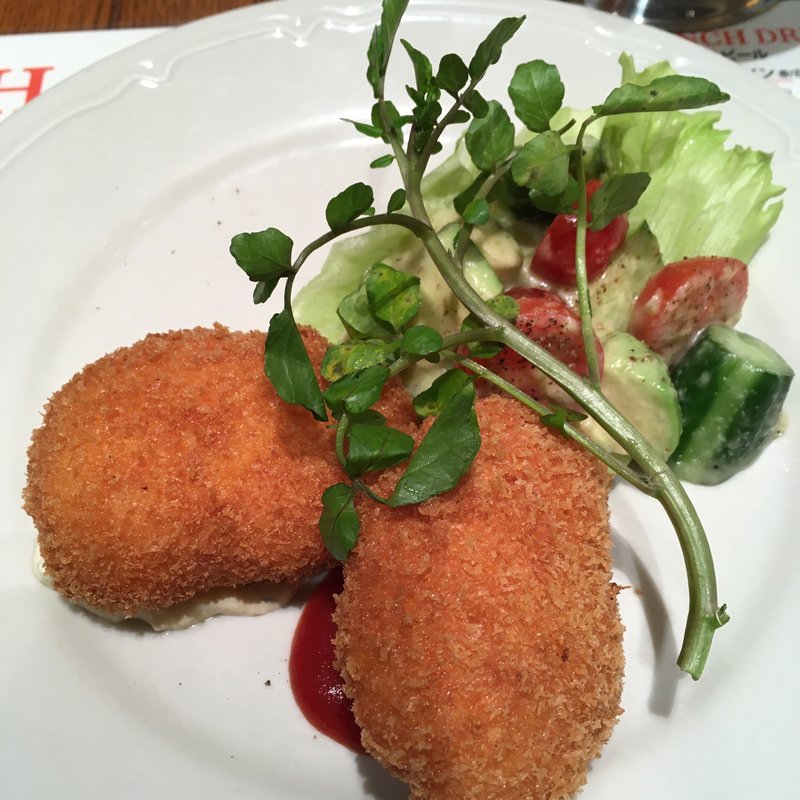 帆立貝のクリームコロッケ　(つばめキッチン 丸の内オアゾ店)