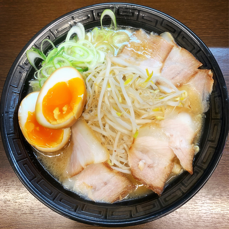 スペシャル(トッピング全部盛り)(ラーメン ぐっち )