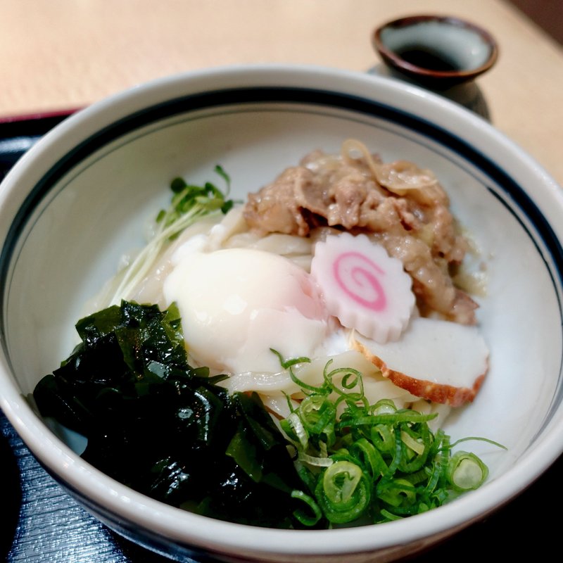 肉おん玉ぶっかけうどん(讃岐うどん やしま )