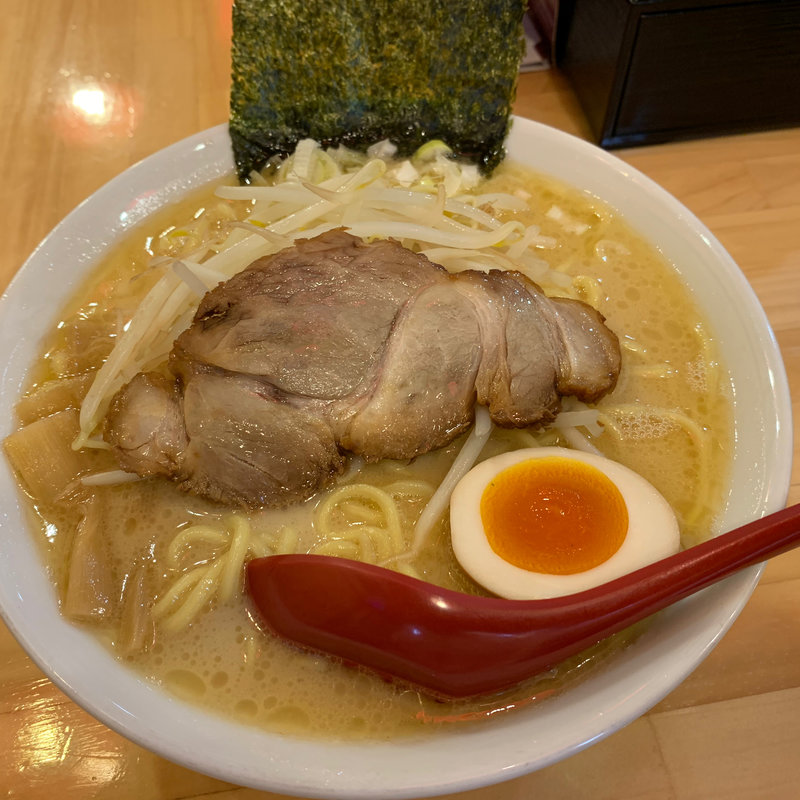 塩豚骨ラーメン 大盛り(ラーメン つけ麺 一蔵)