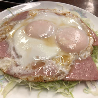 ハムエッグ(三ちゃん食堂)
