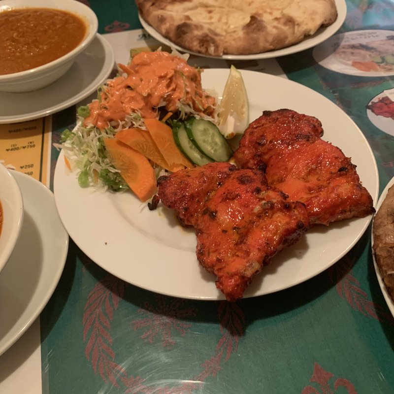 キーマとナスのカレー&チーズナン&タンドリーチキン(アイソリヤ)