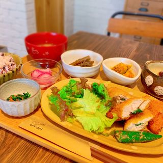 大阪市西区で食べられる人気定食ランキング Sarah サラ