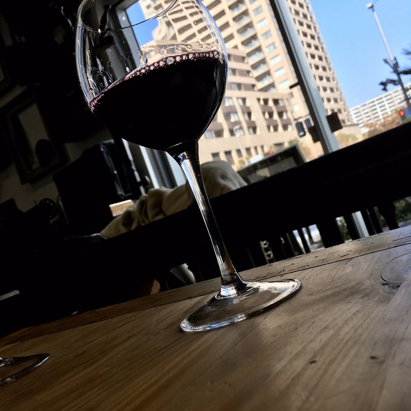 グラスワイン 赤(ワイン食堂ビオワルン 千早店)