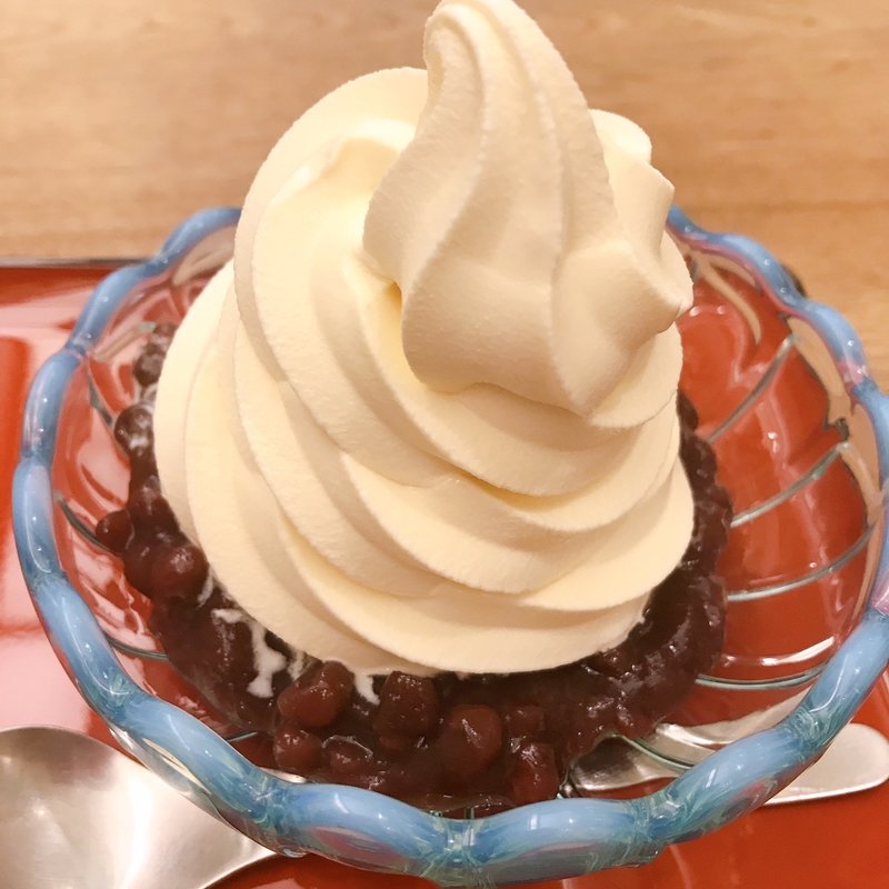 ぜんざいソフト(甘味おかめ 東京交通会館店)