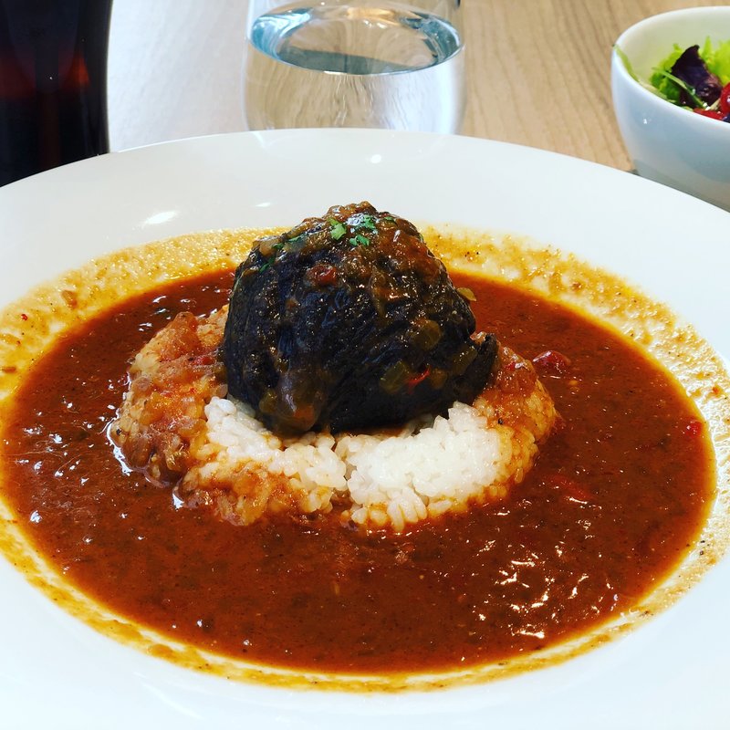 牛ホホ肉のカレー(ボンサルーテ （Bonsalute)