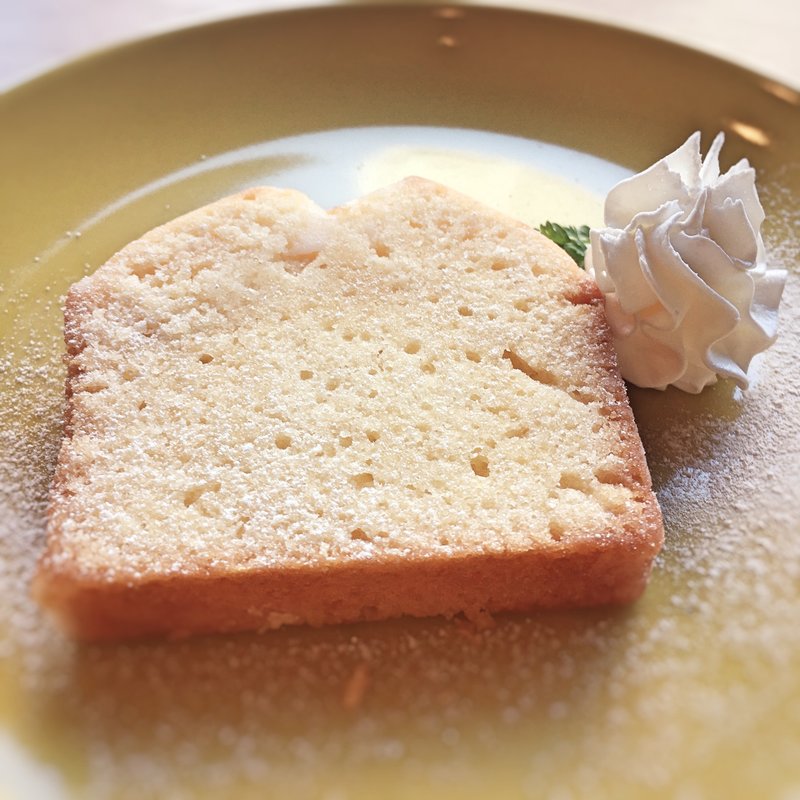 レモンのアイジング パウンドケーキ(Cafe&Dining Happy Hill(ハッピーヒル))