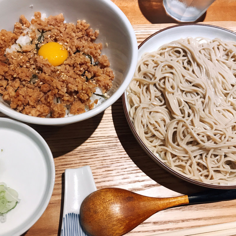 かけ蕎麦とそぼろ丼セット(コチソバ)