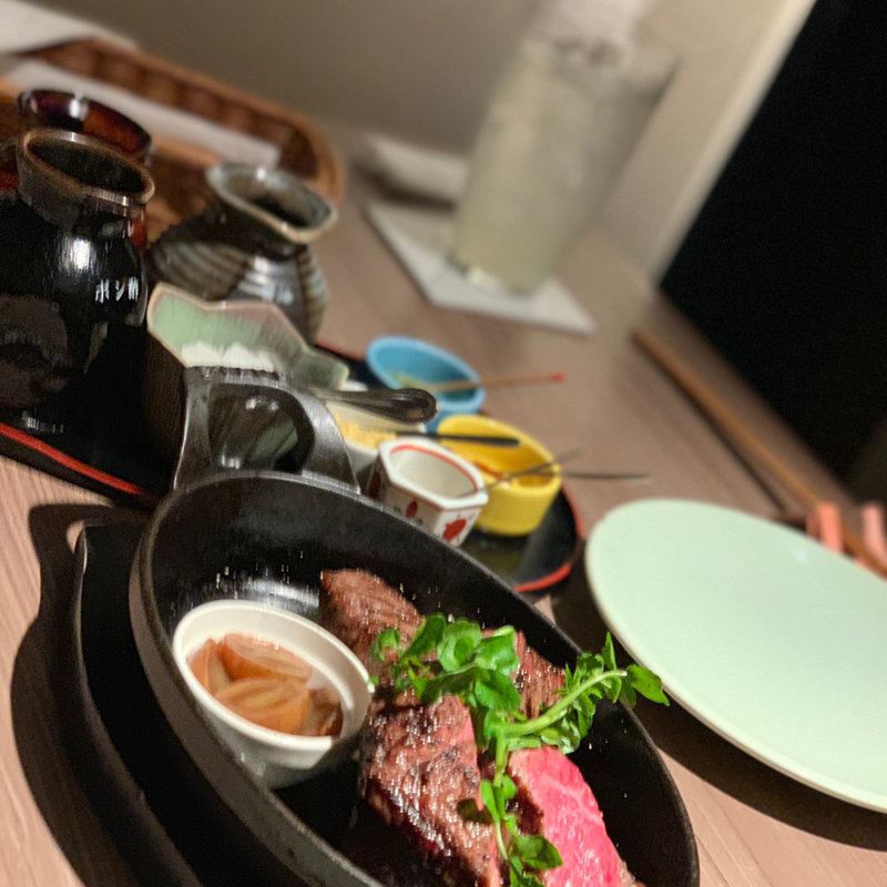 モモ肉100g と ランプ肉100g(ニクバル CARNIVOR （カーニヴォー）)