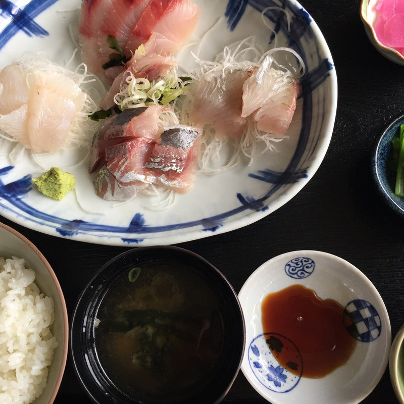 刺し身定食(大衆料理 とむら )