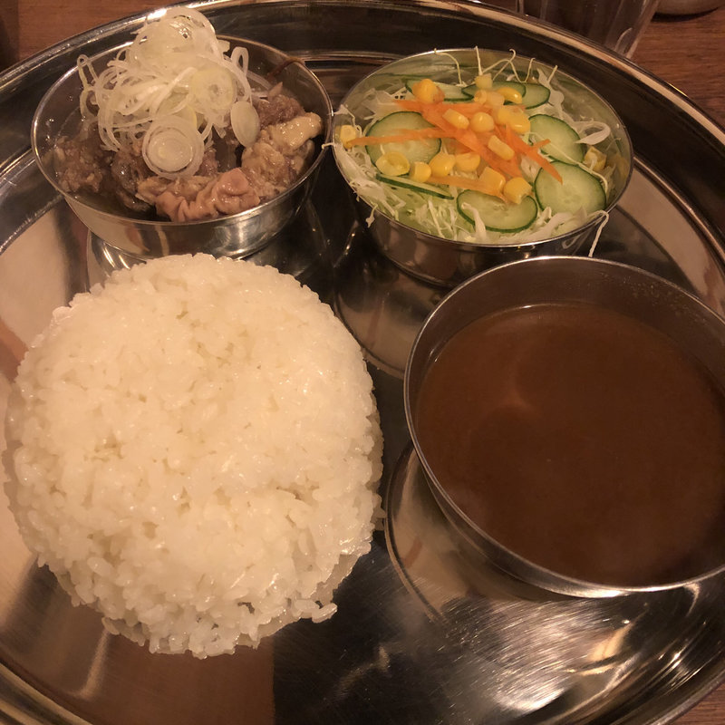 仔牛の牛すじモツ煮込み(焼肉三ちゃん)