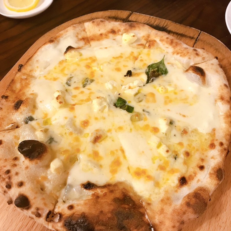 クアトロフォルマッジ(アルティジャーナ ロッソ)