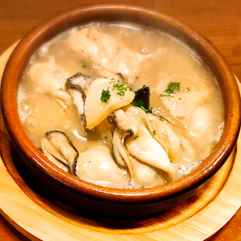 広島県産カキのアヒージョ(路地裏のタパス　イシオカ )