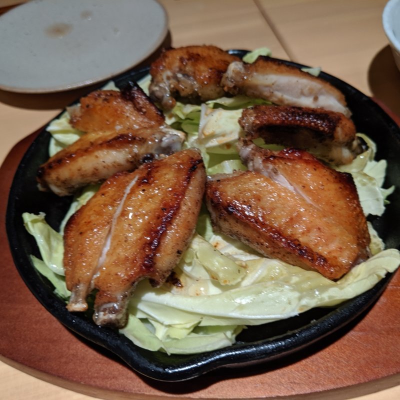 手羽先スパイス焼き(酒とおいしい飯 エナジーホール)