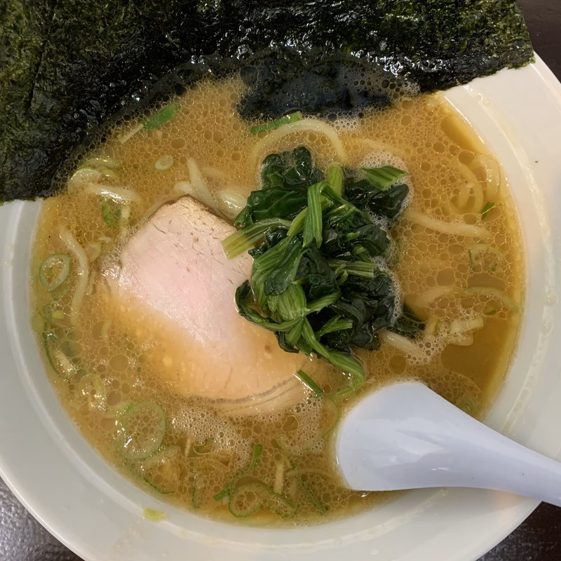 とんこつ醤油ラーメン(らーめんぎょうてん屋伊勢原店)