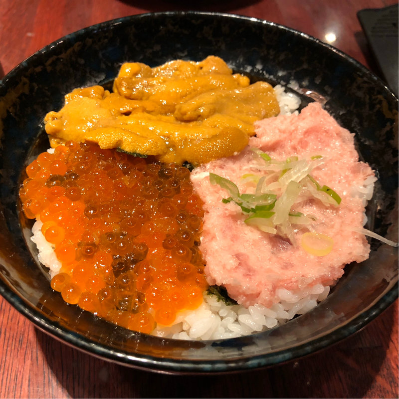 うに・いくら・ネギトロ　dx(若狭家 上野店)