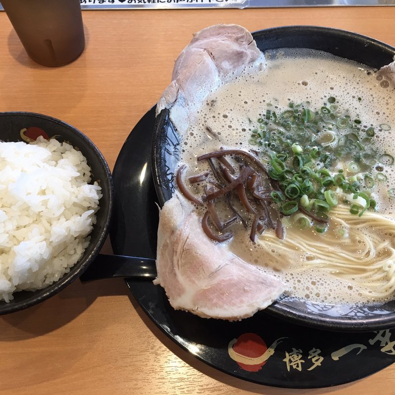 チャーシューメン・ご飯(ドライブイン一幸舎 空港南店)