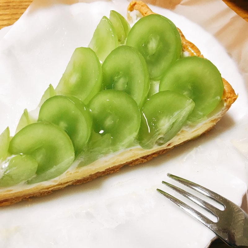 シャインマスカットのタルト(キルフェボン)