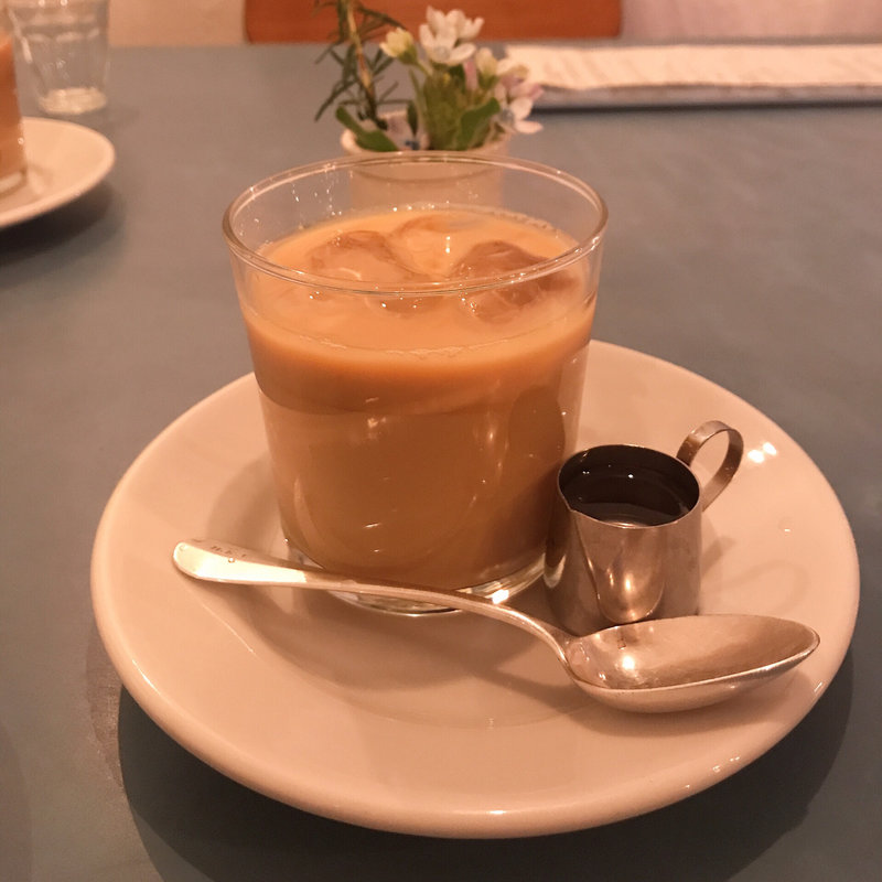 カフェラテアイス(moon mica takahashi coffee salon)