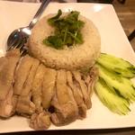チキンライスのピリ辛ソースかけ