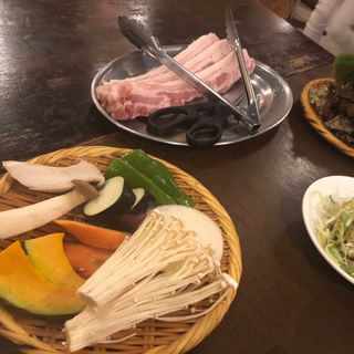 サムギョプサル＋タッカルビ食べ放題(BUTASAN)