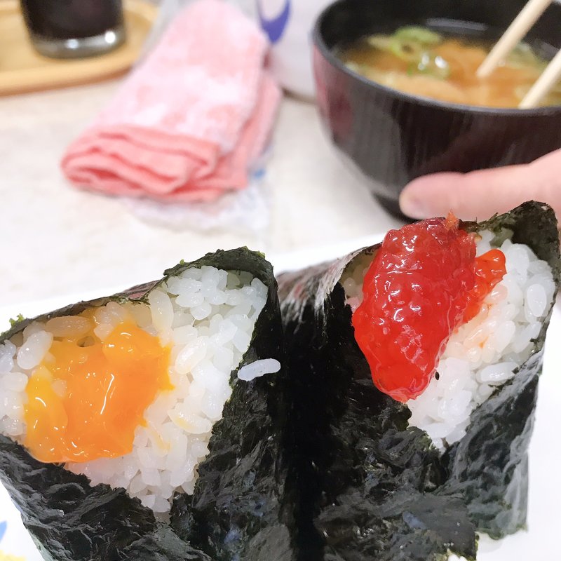 筋子、卵黄(おにぎり ぼんご 大塚本店)