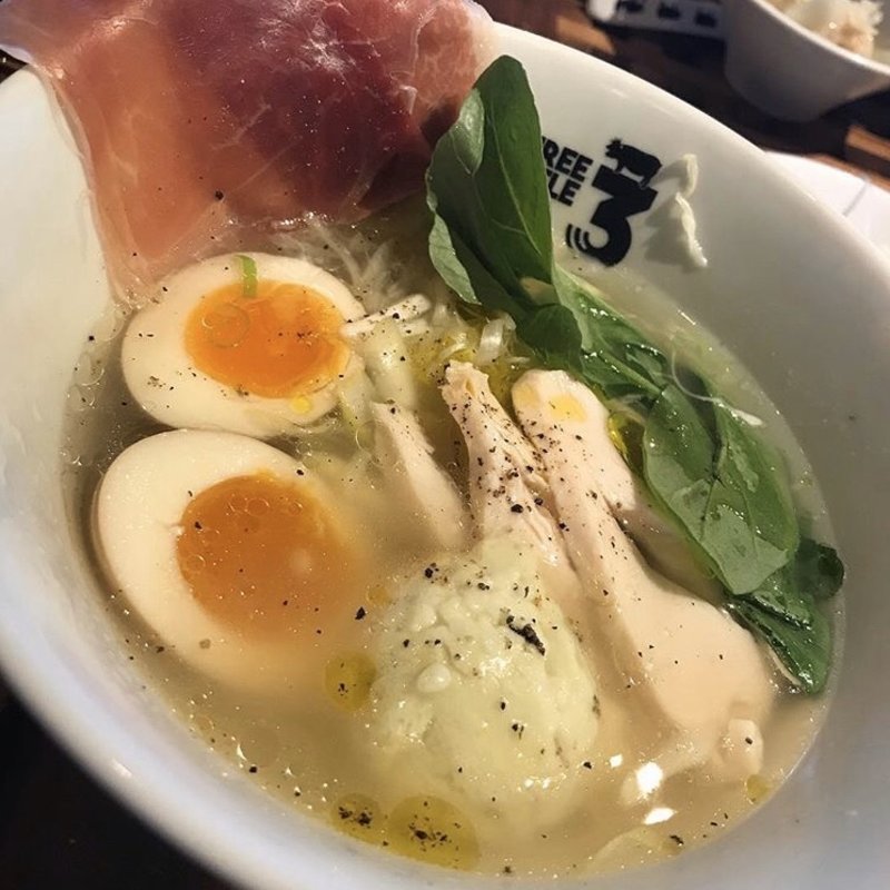 ゴルゴンゾーラチーズラーメン(ラーメンランチ)(THREE LITTLE PIGS)