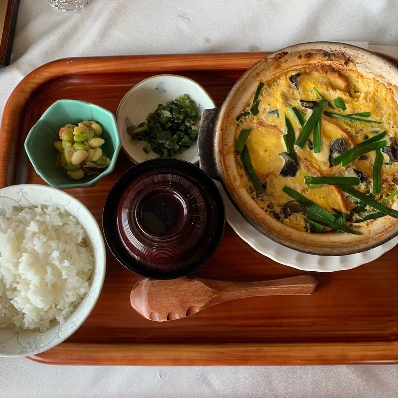 仙台油麩のニラ玉定食(仙台クラシックゴルフ倶楽部)