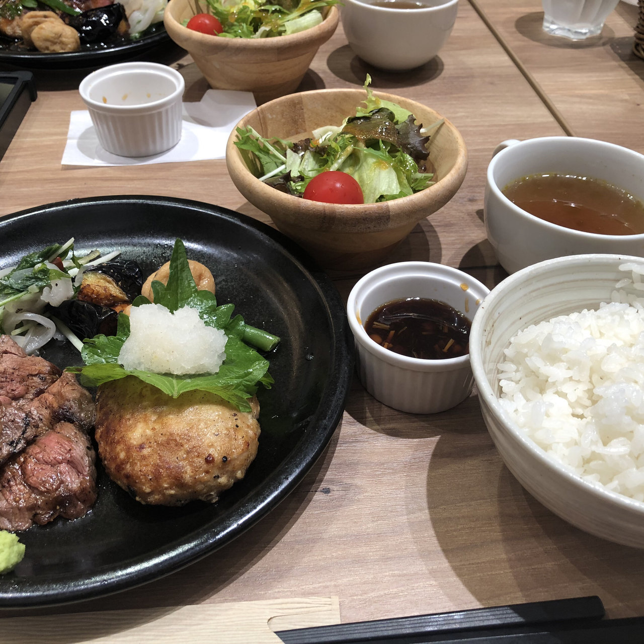 おはし De 和風サーロイン ハンバーグコンボランチ ライス スープ付 デンバープレミアム マークイズ福岡ももち店 の口コミ一覧 おいしい一皿が集まるグルメコミュニティサービス Sarah