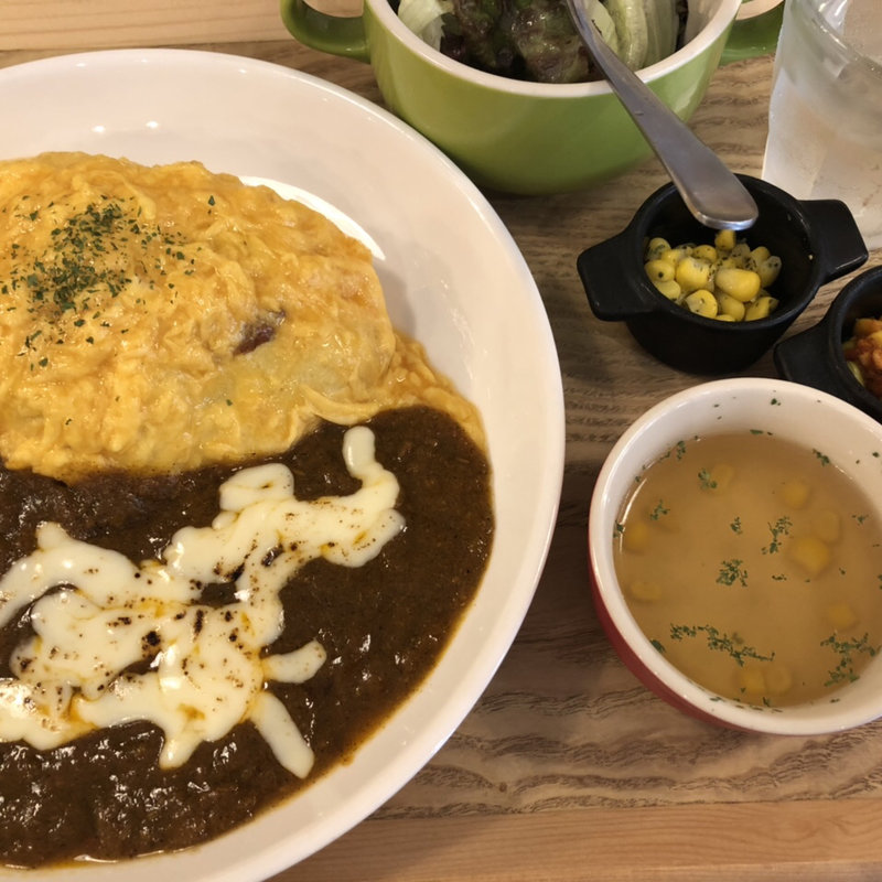 とろとろオムカレー(欧風カレーとオムライス リトルヤミー （Little Yummy）)