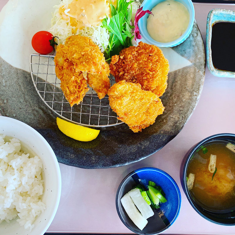 カキフライとヒレカツのミックス御膳(こだま神川カントリークラブ)