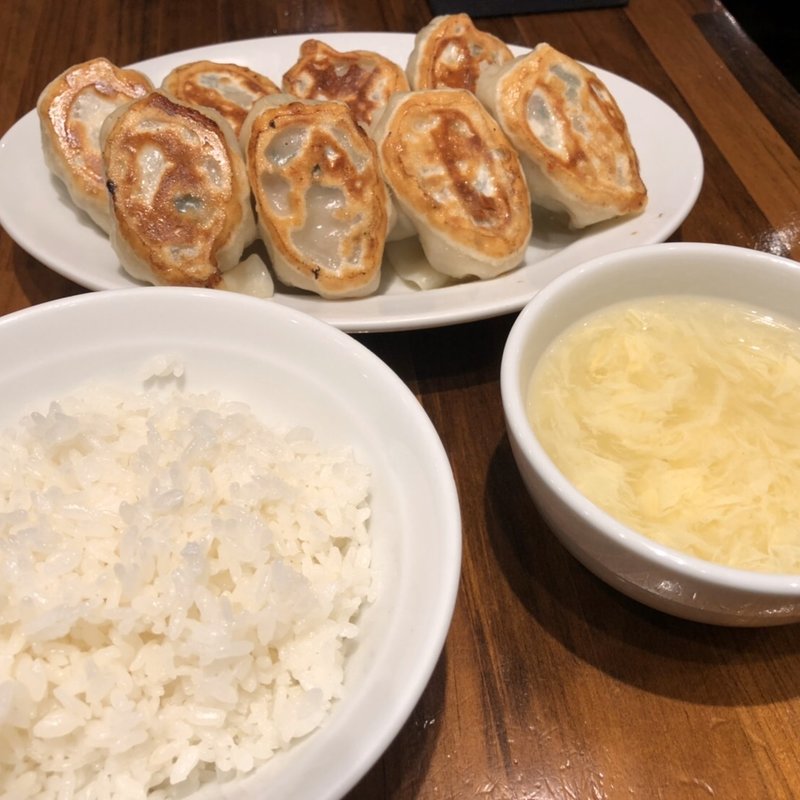餃子セット(ちょもらんま酒場 ヤエチカ店)