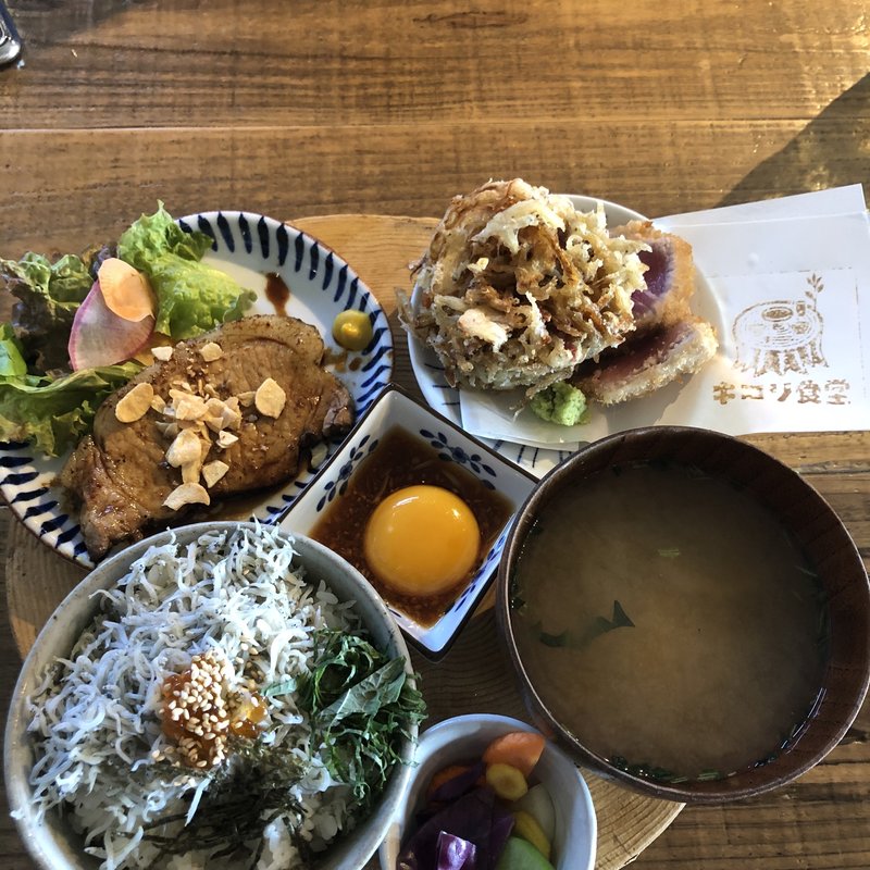 (海沿いの キコリ食堂)