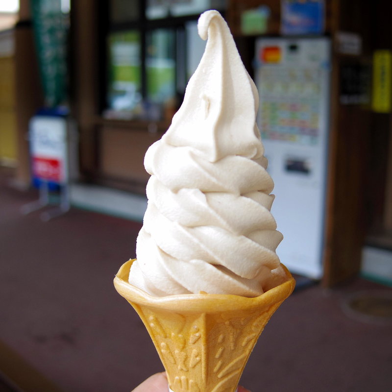 ひとめぼれソフト(道の駅　雫石あねっこ　こびるコーナー )