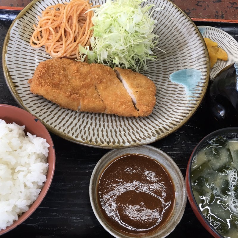 とんかつ定食(とんかつなかむら)