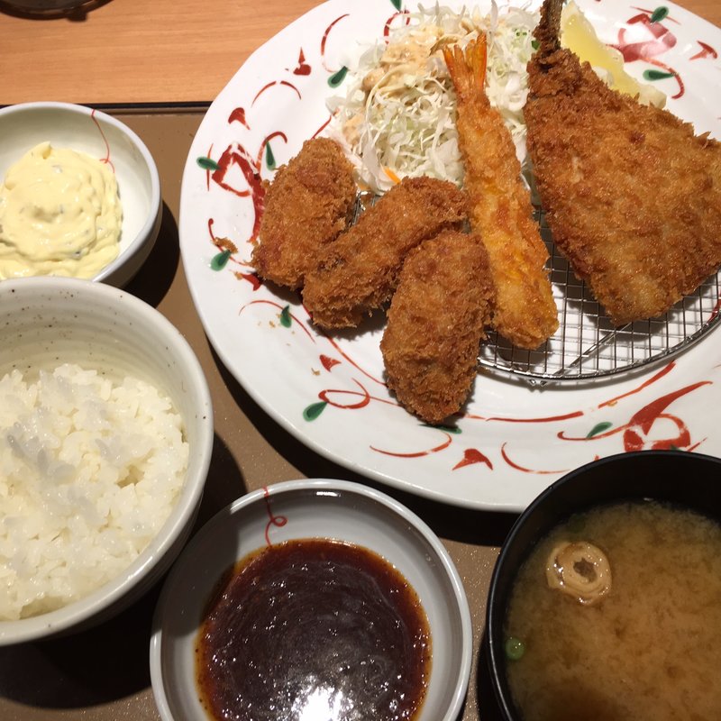 カキフライミックス定食(やよい軒 新栄町店 )