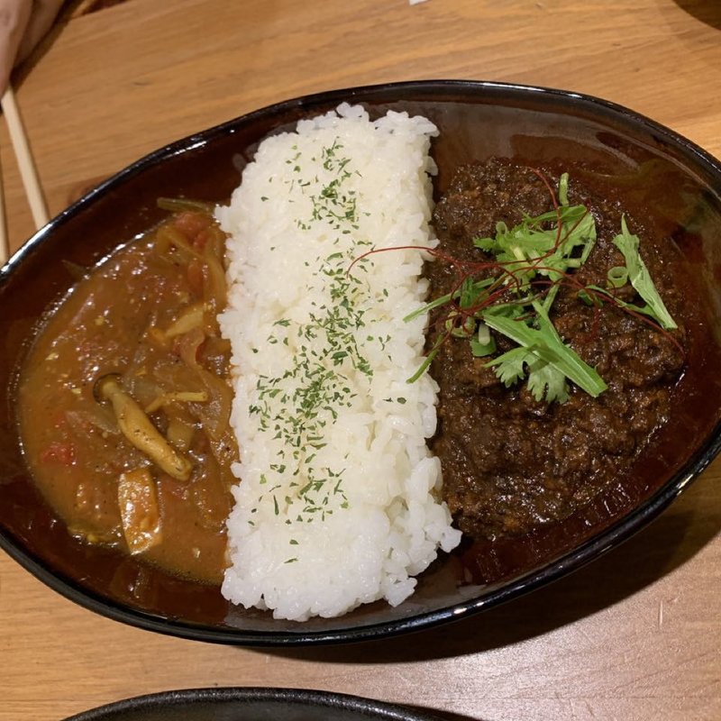 キーマカレー×スープきのこカレー(KOSUGI CURRY)