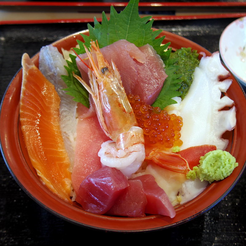 女川丼　並(お魚いちば おかせい)