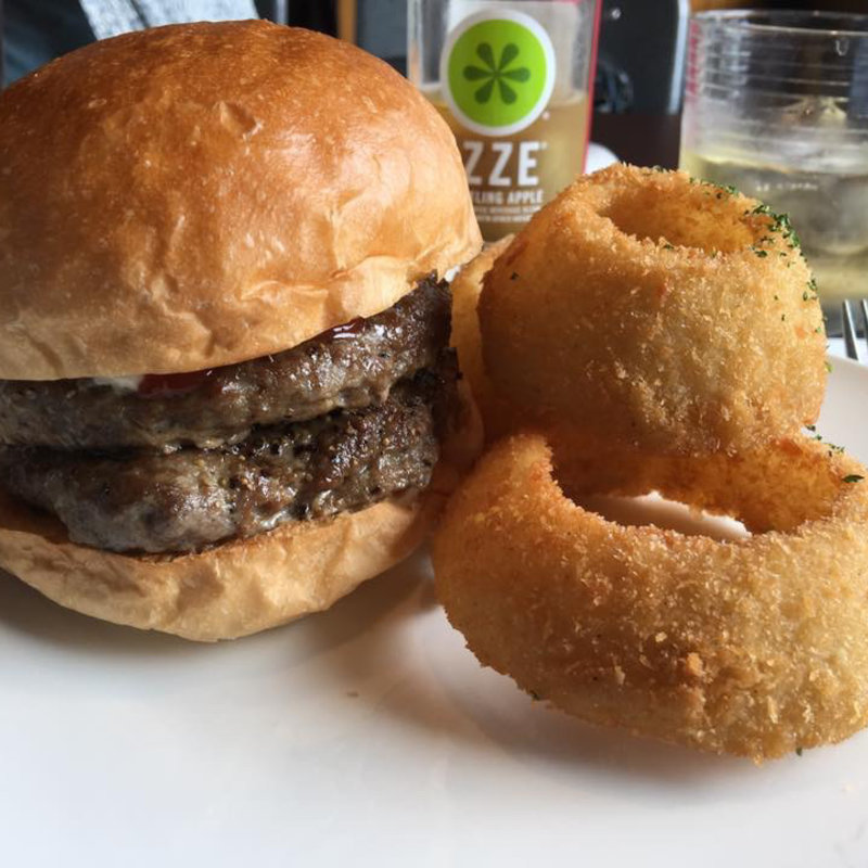 ダグズ・Do.W.A.T.バーガー(ダグズバーガー)