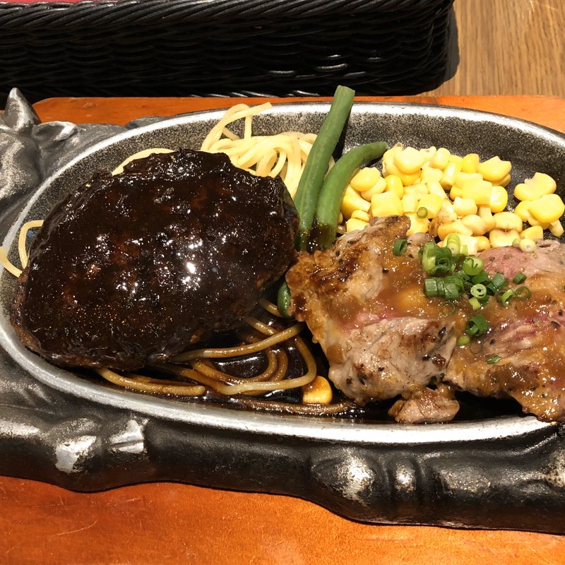 ハンバーグ&ワイルドカットステーキ(丸の内ディンドン 新青山ビル店 （丸の内DINDON）)