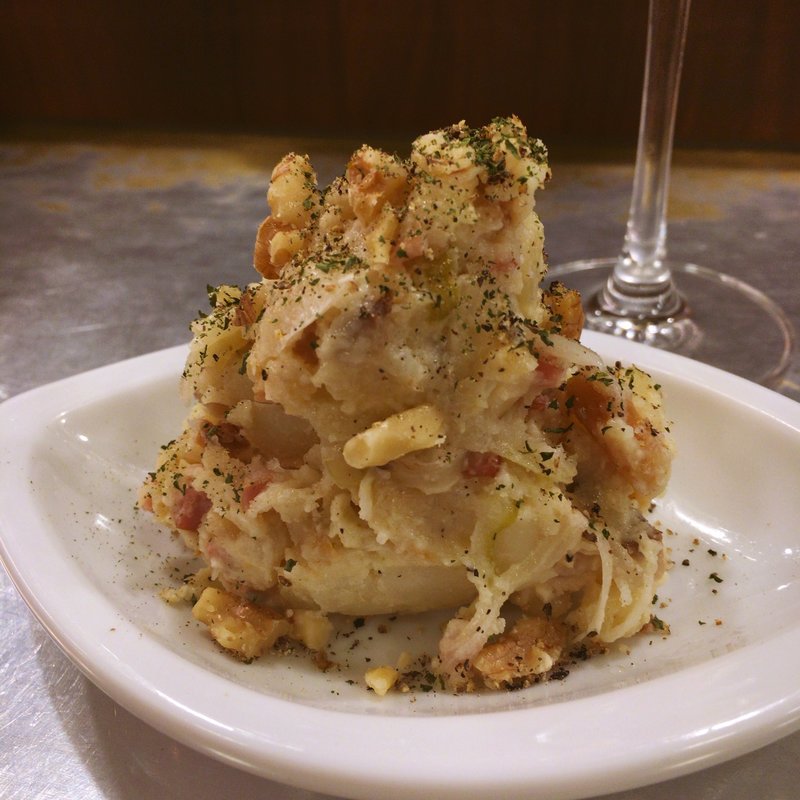 いぶりがっことベーコンの燻製ポテトサラダ(ワイン居酒屋 ポポンペット)