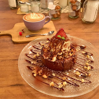 カフェラテ フレンチトースト(ザ バックヤード カフェ)